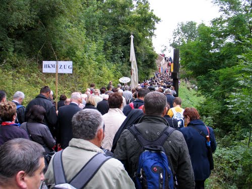 Udbina 2010-09-11.g.: blagoslov Crkve hrvatskih mučenika - kalvarija