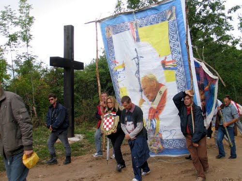 Udbina 2010-09-11.g.: blagoslov Crkve hrvatskih mučenika - kalvarija