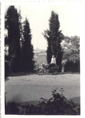 Bolonia - Italia 1974.g.: motorist putnik Dragutin (TOMOS 15 SL 5 brzin)