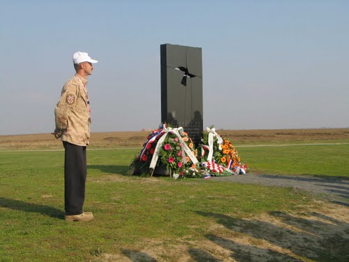 Ovčara 15-11-2008.g.: Petar Janjić - Tronblon i hodočasnici iz Hrvatskog Zagorja