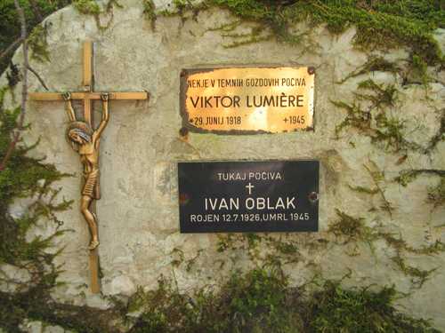 Jama pod Krenom (2007.g.): spomenik žrtvi komunističnega divjanja 1945.leta