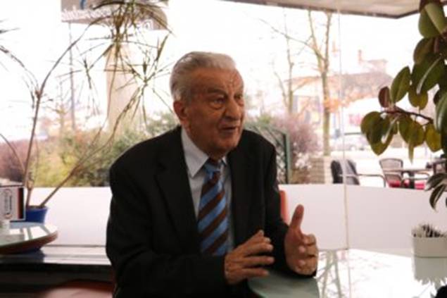 https://nova24tv.si/wp-content/uploads/2016/02/anton-drobnic-vse-udbine-dokumente-je-potrebno-objaviti-01-1-400x267.jpg